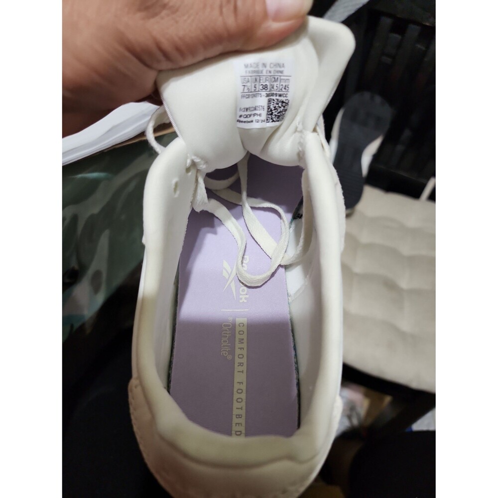 Reebok - Picture 5 of 6